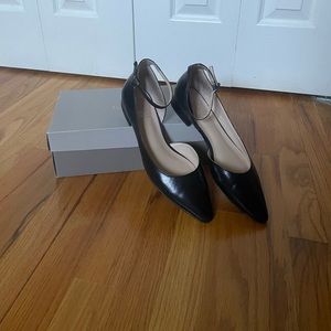 Pointed toe flats